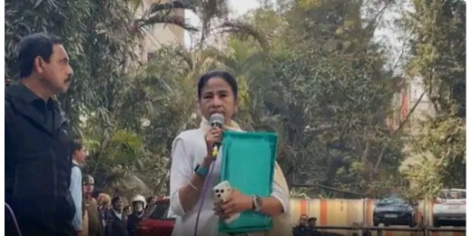 ईडी और गृह मंत्रालय पर ममता बनर्जी का हमला, पार्टी दस्तावेज जब्त कराने का आरोप